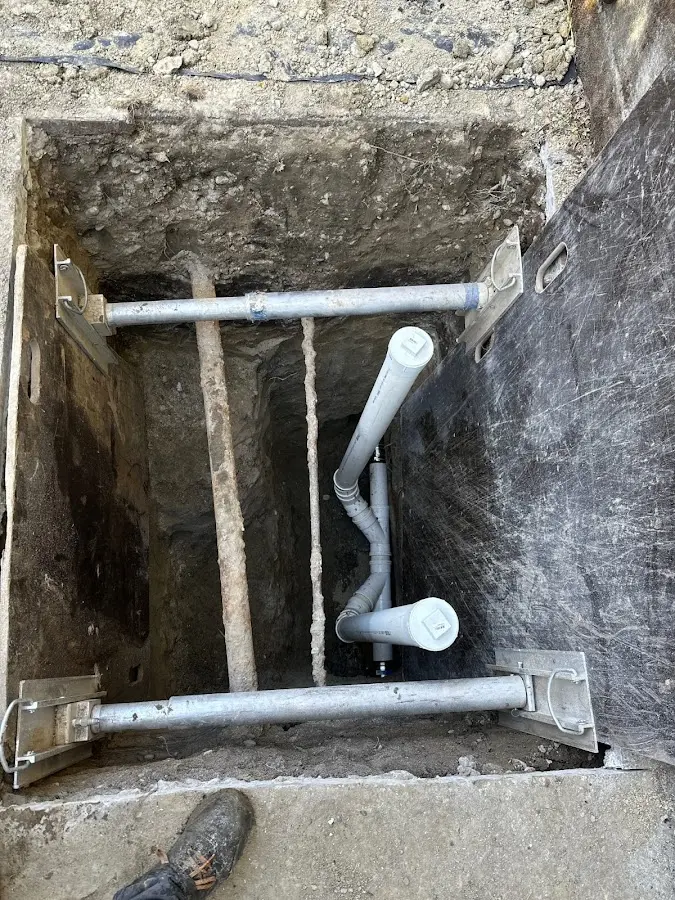 Experienced plumber completing Drain Cleaning work in Clinton